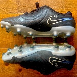 Girls outdoor soccer cleats (Nike)